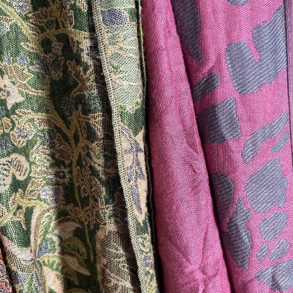 5 Piece Assortment of Scarves - Picture 4 of 4